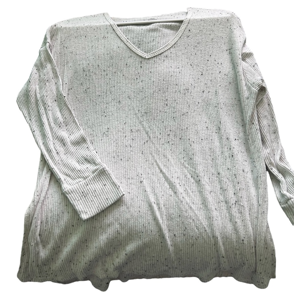 V-Neck long Sleeve Tee